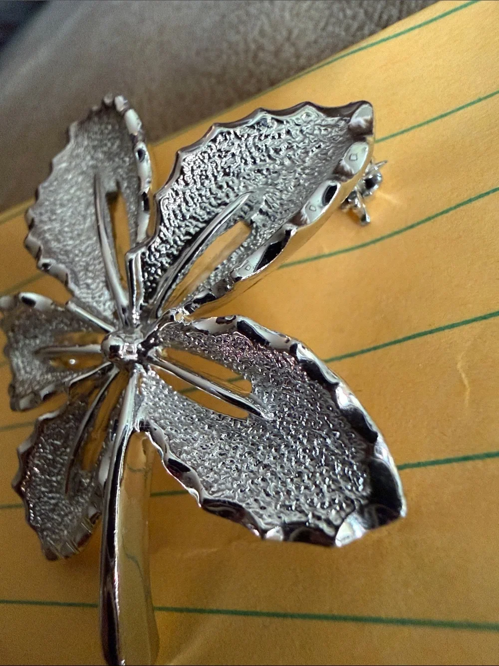 Vintage signed SARAH COVENTRY Silver Leaf Floral Brooch vgc one owner